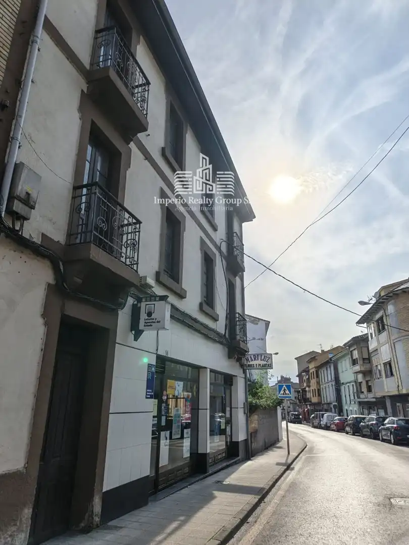 Vista exterior de Edifici en venda en Mieres (Asturias)