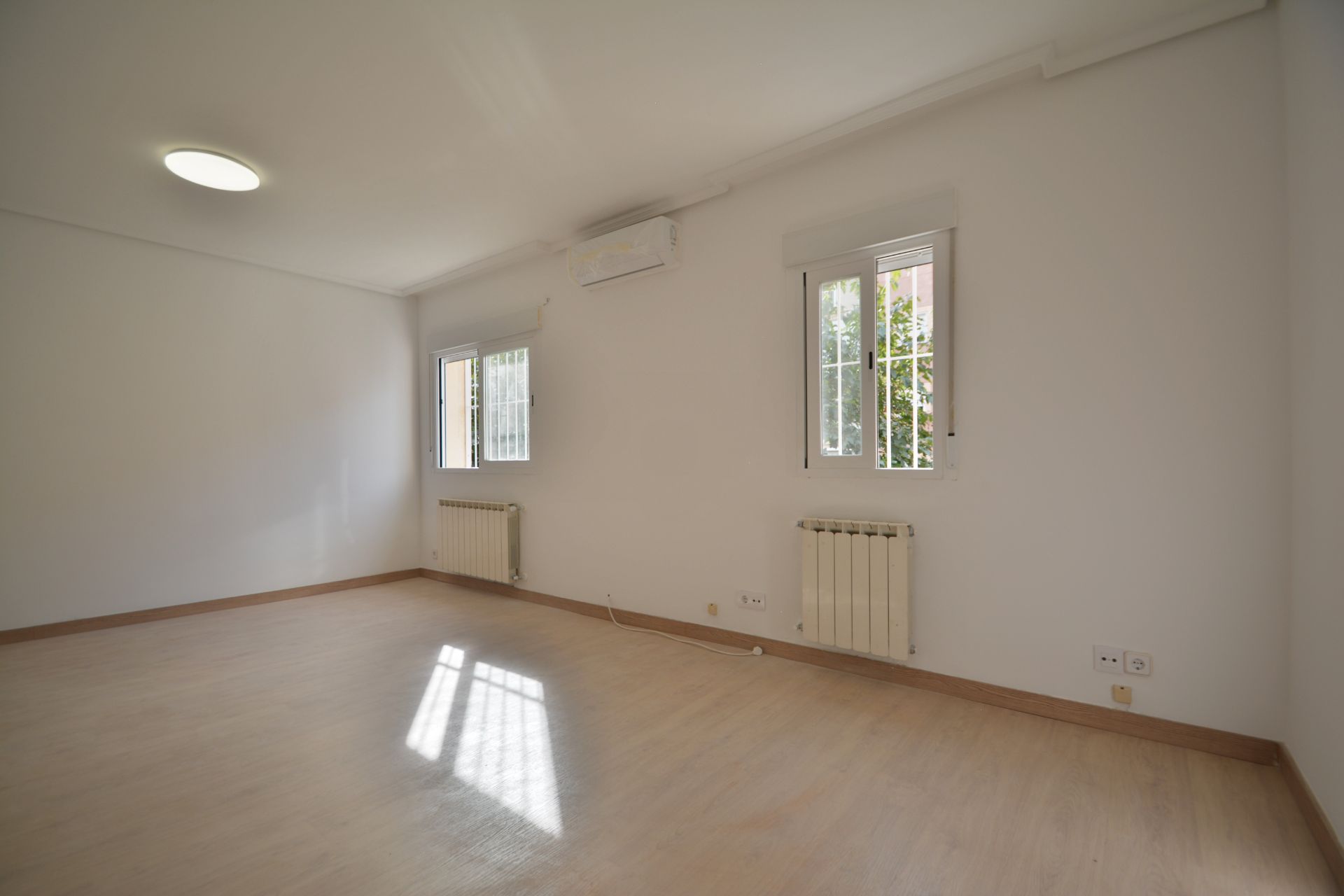 Living room of Flat to rent in  Madrid Capital  with Air Conditioner and Heating
