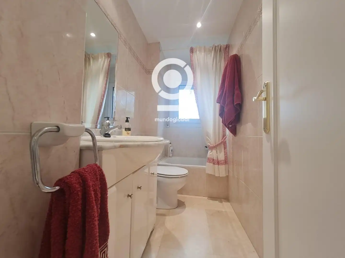 Baño de Piso en venta en Calafell con Terraza, Trastero y Piscina