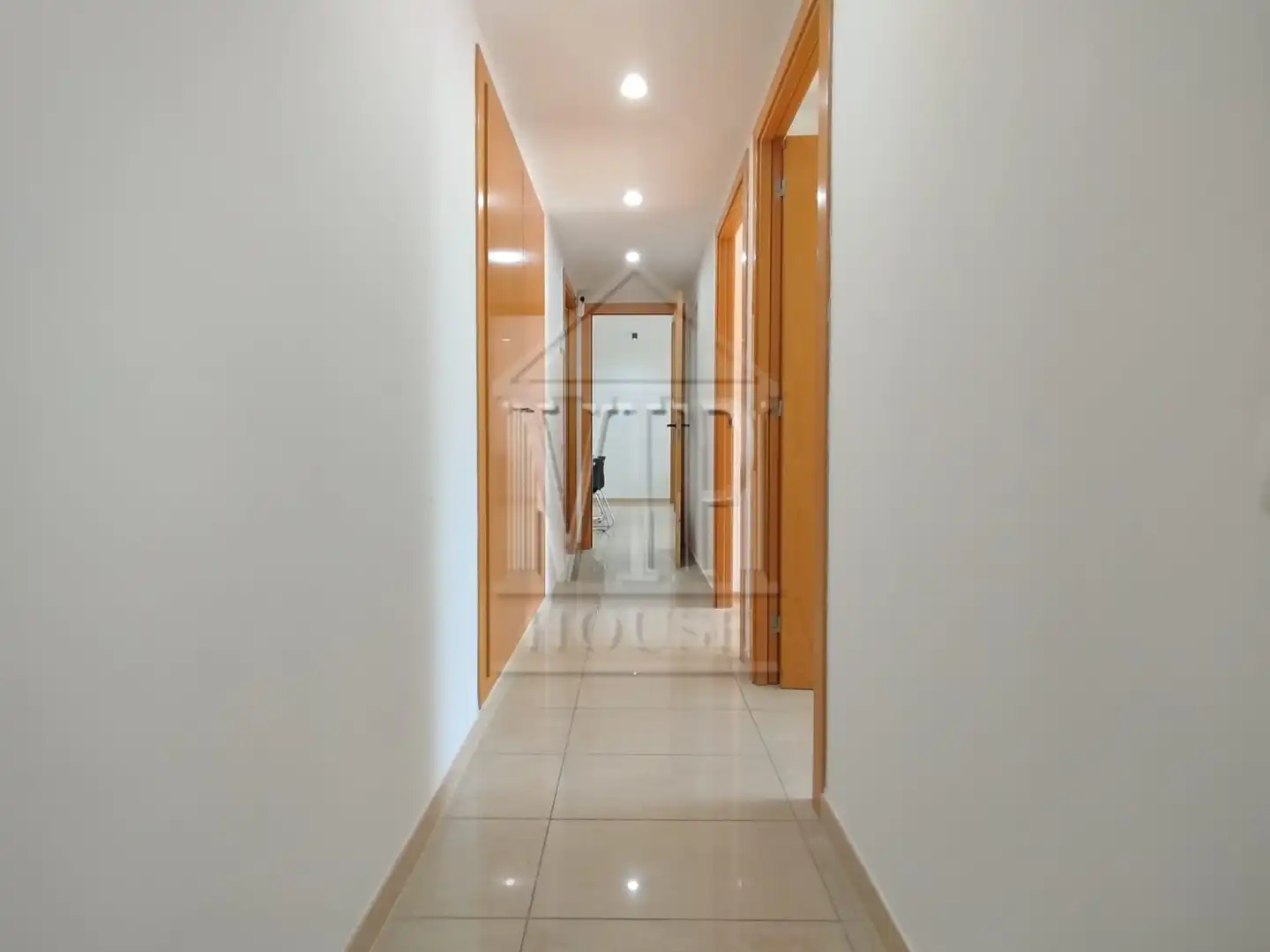 Flat for sale in Badalona  with Air Conditioner, Heating and Furnished