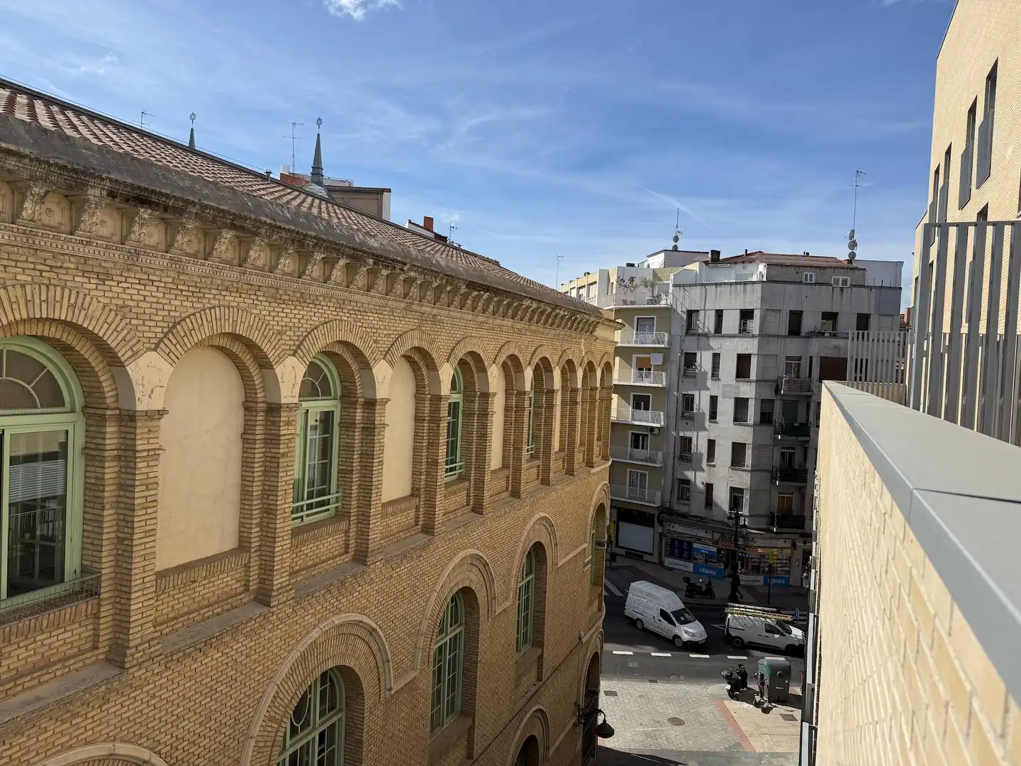 Vista exterior de Ático en venta en Zaragoza con Calefacción, Terraza y Trastero