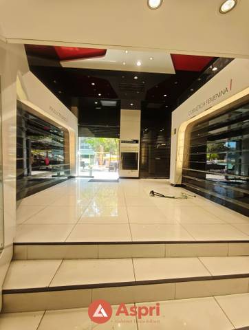 Local comercial en Alquiler en Plaça de Molina, 5 en Sant Gervasi- Galvany