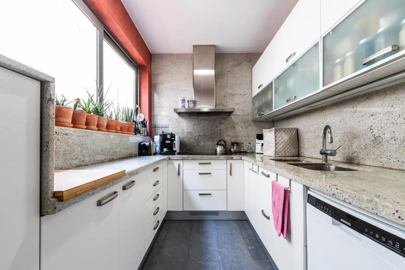 Cocina de Casa adosada en venta en Terrassa con Calefacción, Parquet y Terraza