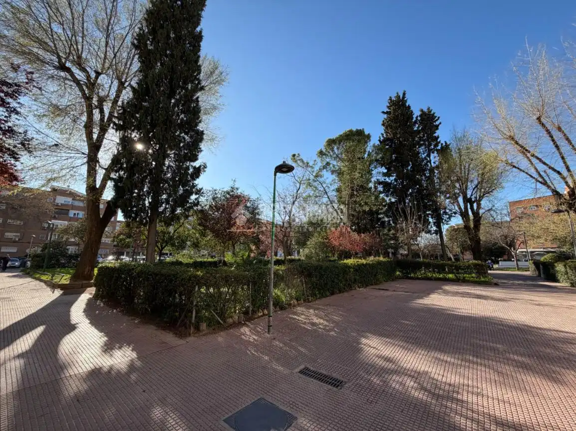Außenansicht von Wohnung zum Verkauf in Alcalá de Henares