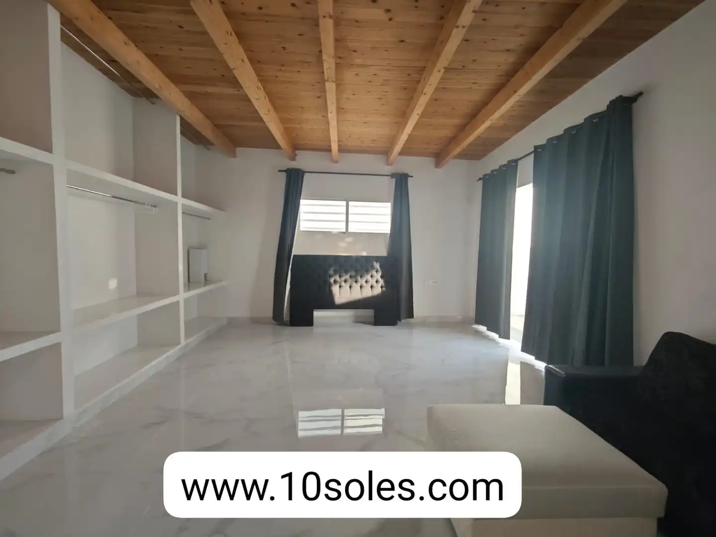 Sala d'estar de Casa o xalet en venda en Orihuela amb Jardí privat i Terrassa
