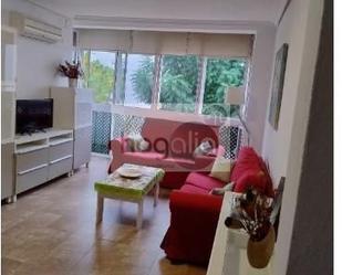Sala d'estar de Pis de lloguer en  Sevilla Capital amb Aire condicionat, Terrassa i Moblat