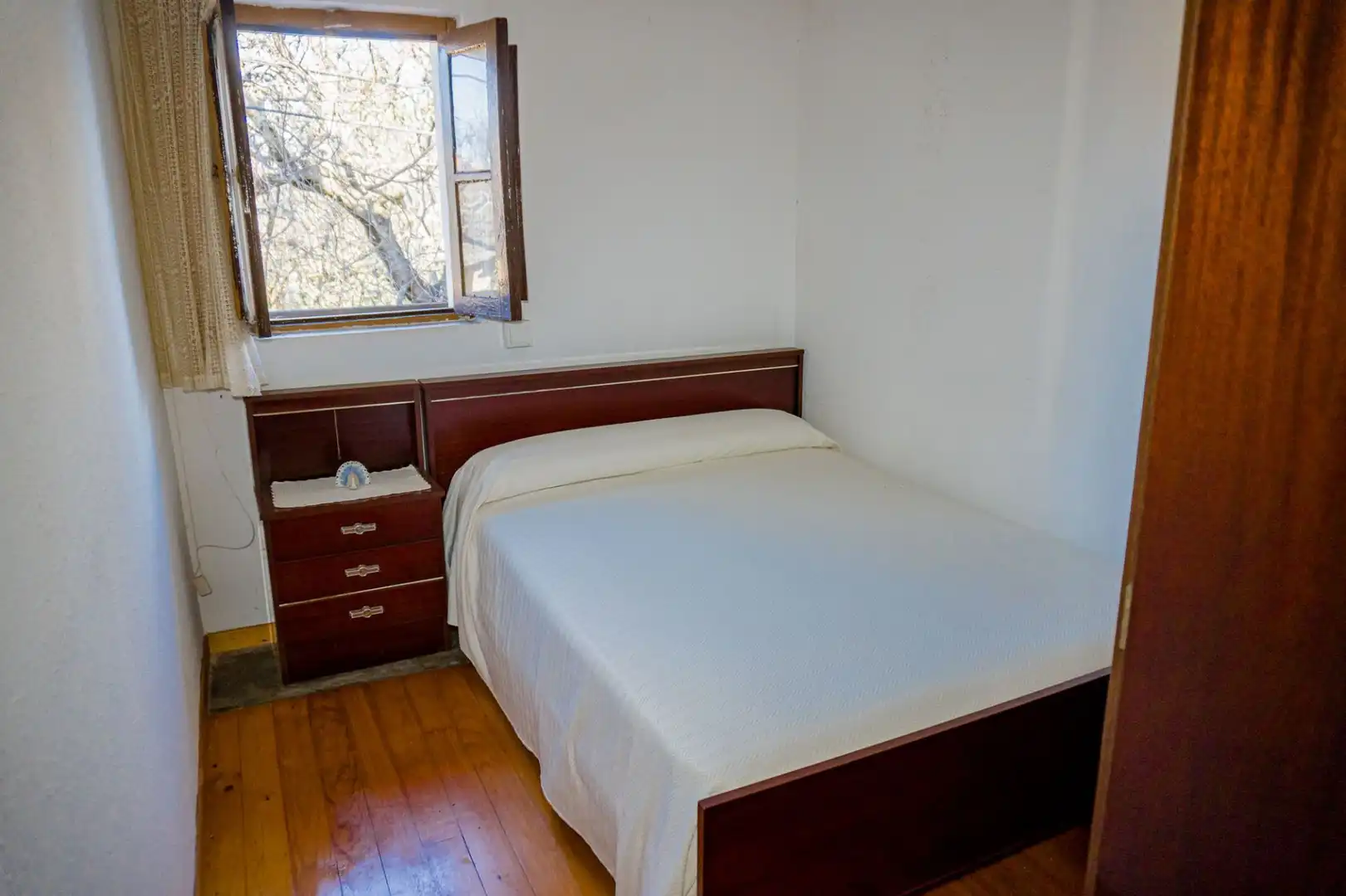 Habitación de Casa o chalet en venta en Villafranca del Bierzo con Jardín privado, Terraza y Amueblado