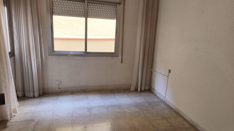 Foto 4 von Erdgeschoss zum Verkauf in El Camp de l'Arpa del Clot, Barcelona Capital