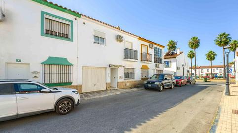 Foto 3 de Casa adosada en venda a Calle Garria, Umbrete, Sevilla