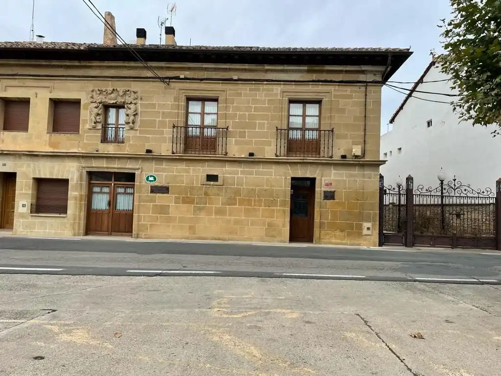 Country house zum Verkauf in Calle Mayor, Castañares de Rioja