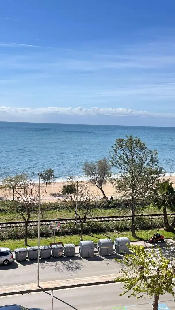 Vista exterior de Apartamento en venta en Pineda de Mar con Aire acondicionado, Amueblado y Piscina comunitaria