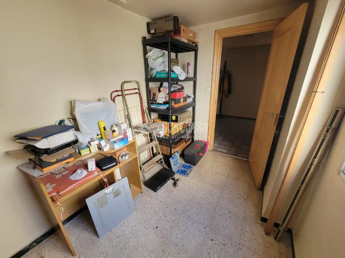 Flat for sale in Zaragoza  with Air Conditioner