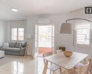 Sala d'estar de Pis de lloguer en Cornellà de Llobregat amb Aire condicionat, Calefacció i Moblat