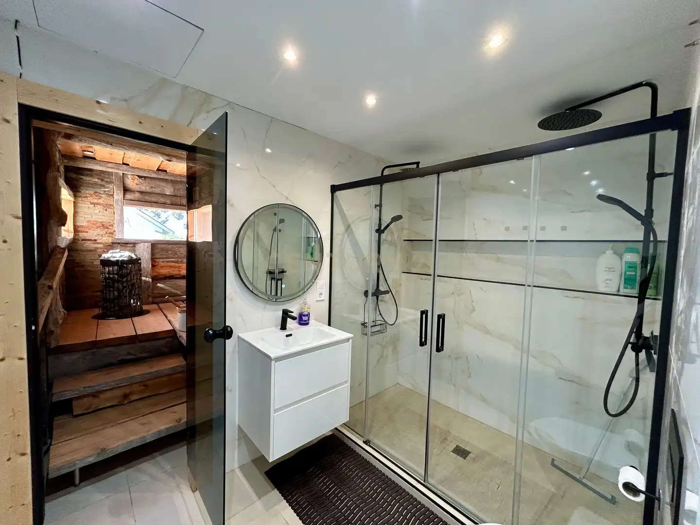 Bathroom of Houses for sale in Fuengirola  with Jacuzzi and Sauna