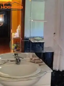 Bany de Casa o xalet en venda en Cangas  amb Piscina