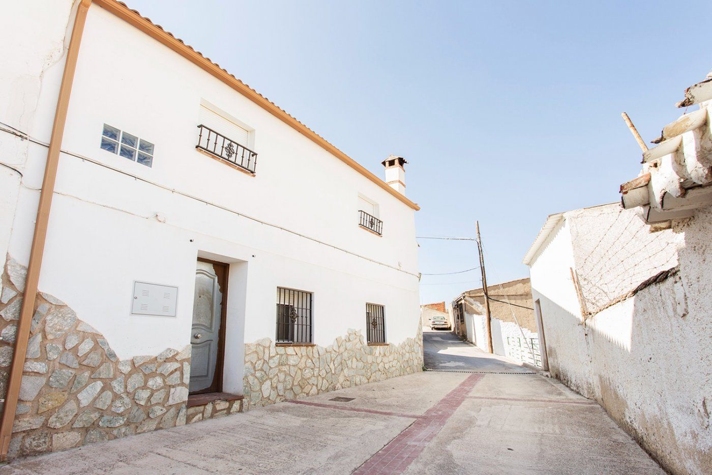 Vista exterior de Casa o xalet en venda en Alamedilla amb Parquet i Terrassa