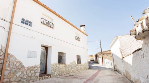 Aléjate del ruido y del estrés en esta maravillosa casa en plena naturaleza a un precio inmejorable!