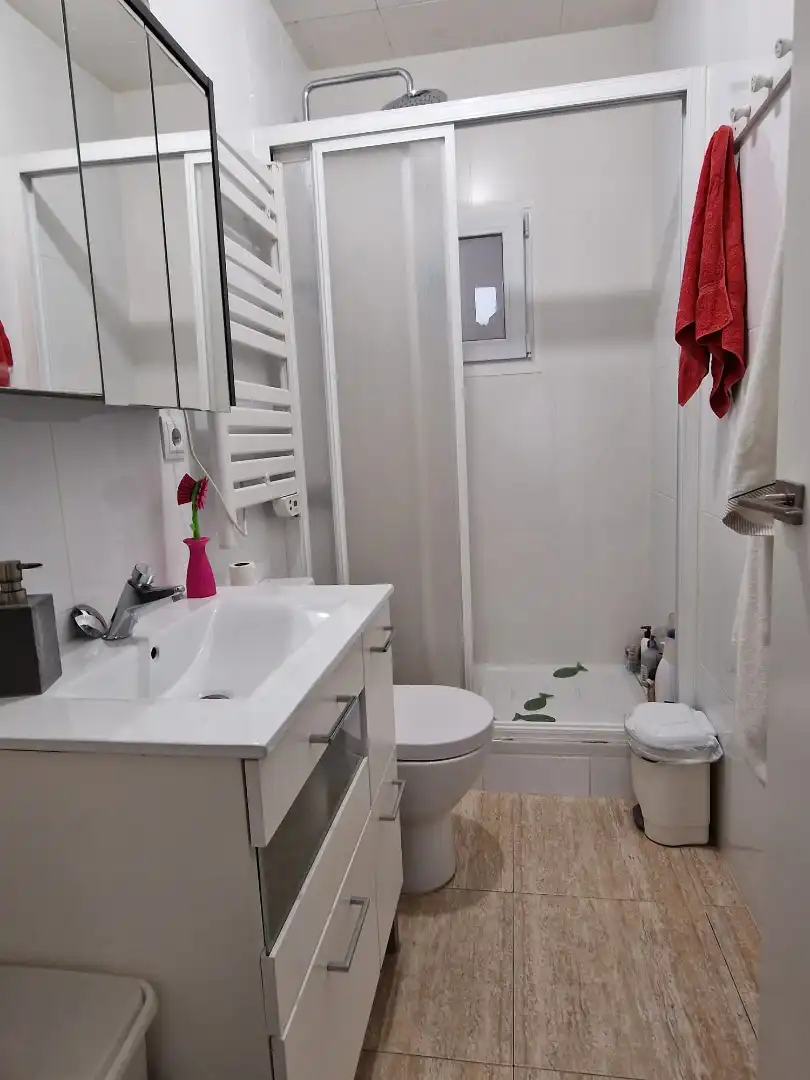 Bathroom of Flat for sale in Barcelona  with Heating, Parquet flooring and Oven