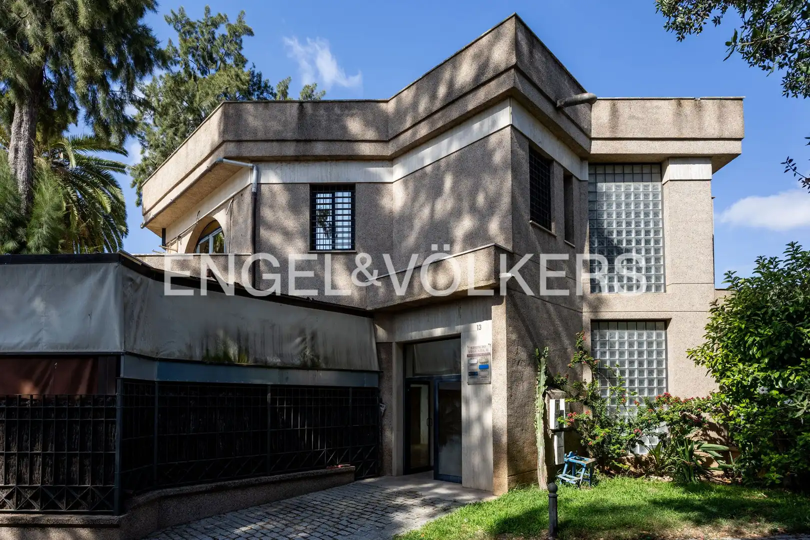 Vista exterior de Casa o xalet en venda en Jerez de la Frontera amb Calefacció