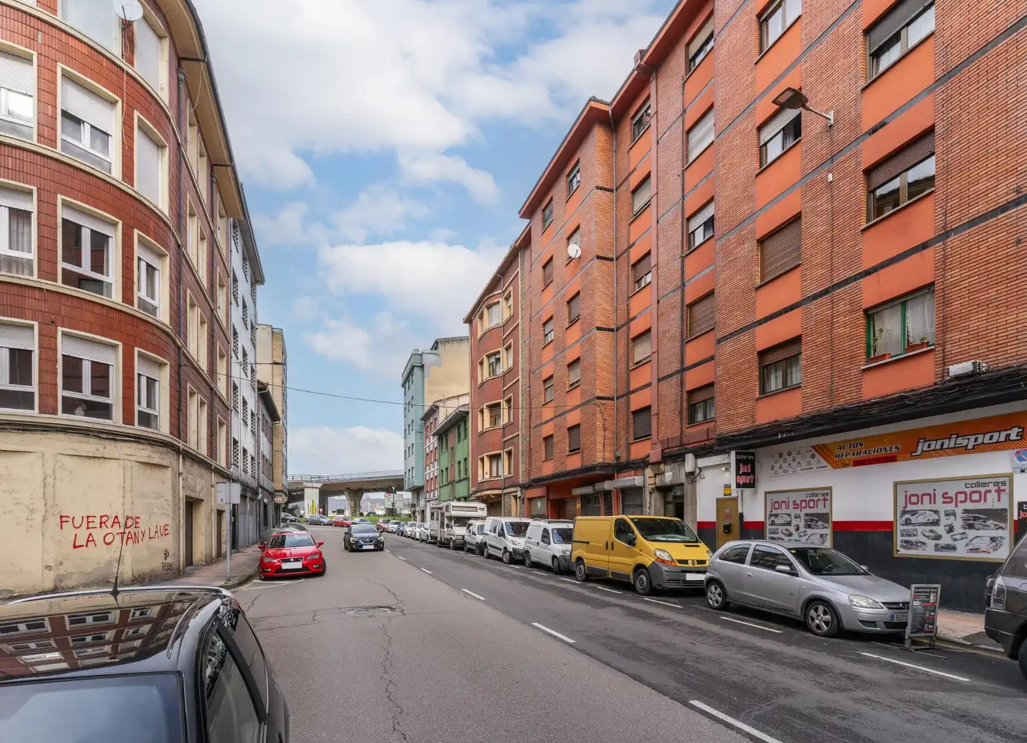 Außenansicht von Geschaftsraum zum Verkauf in Langreo