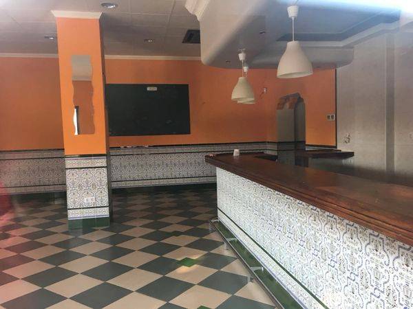 Local comercial en Alquiler en Calle Fernández de los Ríos en Los Yébenes
