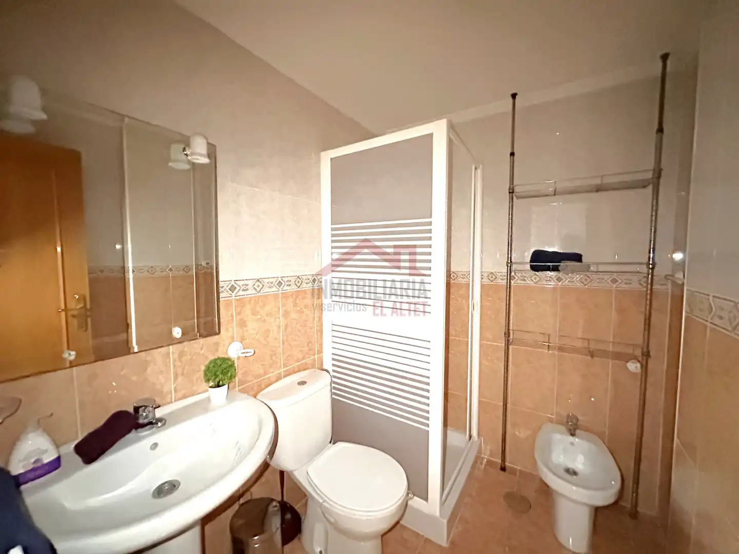 Baño de Piso en venta en Elche / Elx con Trastero, Amueblado y Horno