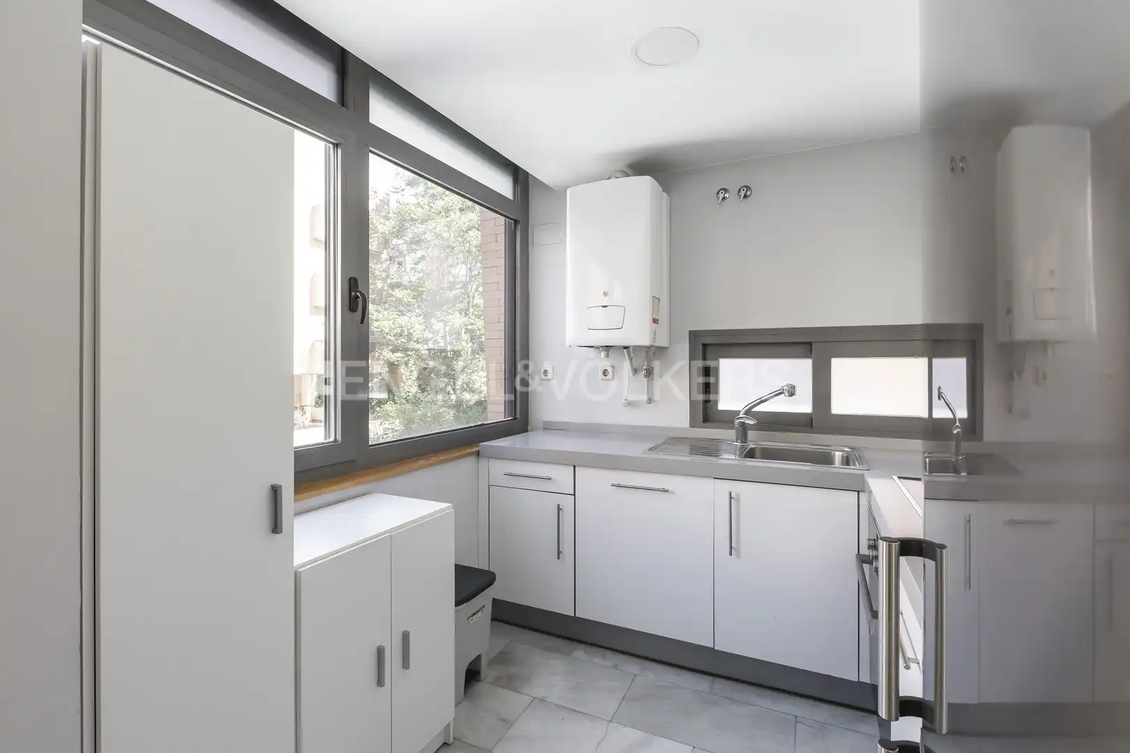 Kitchen of Flat for sale in Madrid  with Air Conditioner, Heating and Parquet flooring