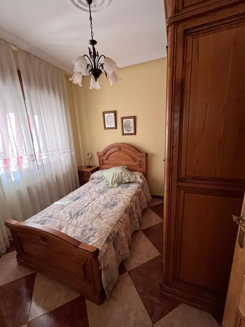 Dormitori de Casa o xalet en venda en Coria amb Aire condicionat i Terrassa