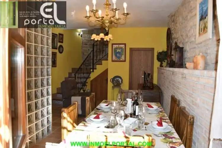 Comedor de Finca rústica en venta en San Martín de Unx con Calefacción