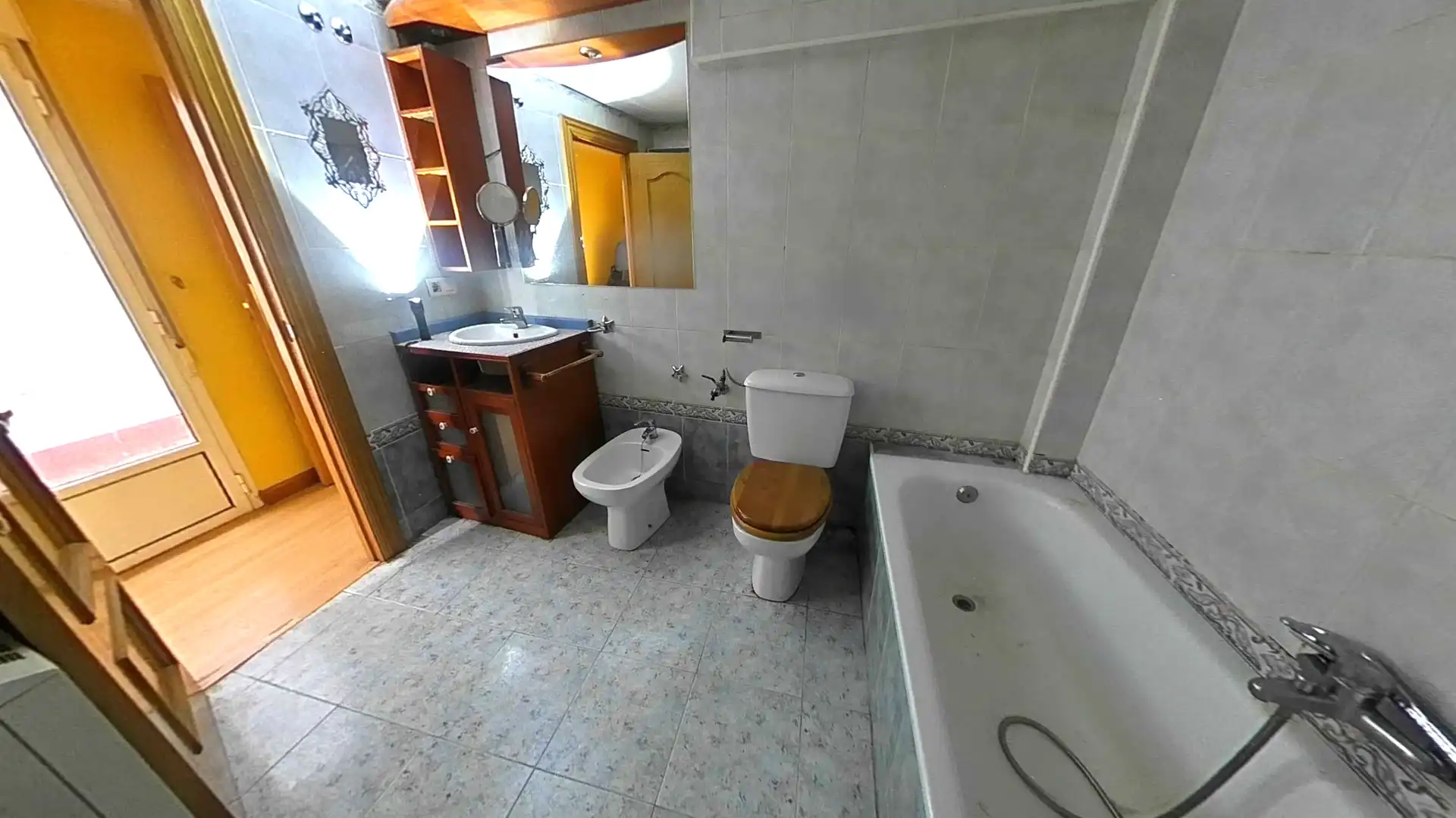 Bany de Pis en venda en Zona Sur - Barrio Cortes