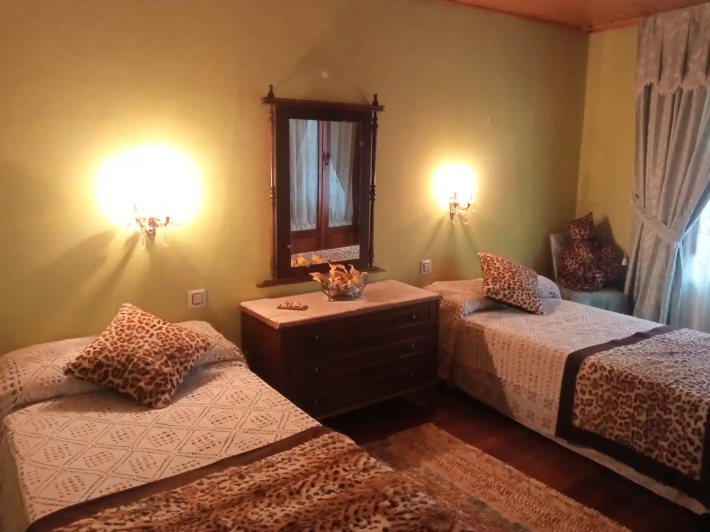 Habitación de Finca rústica en venta en Tineo con Jardín privado, Parquet y Terraza