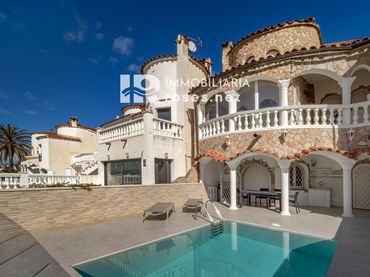 Villa con piscina in vendita a sant maurici  J