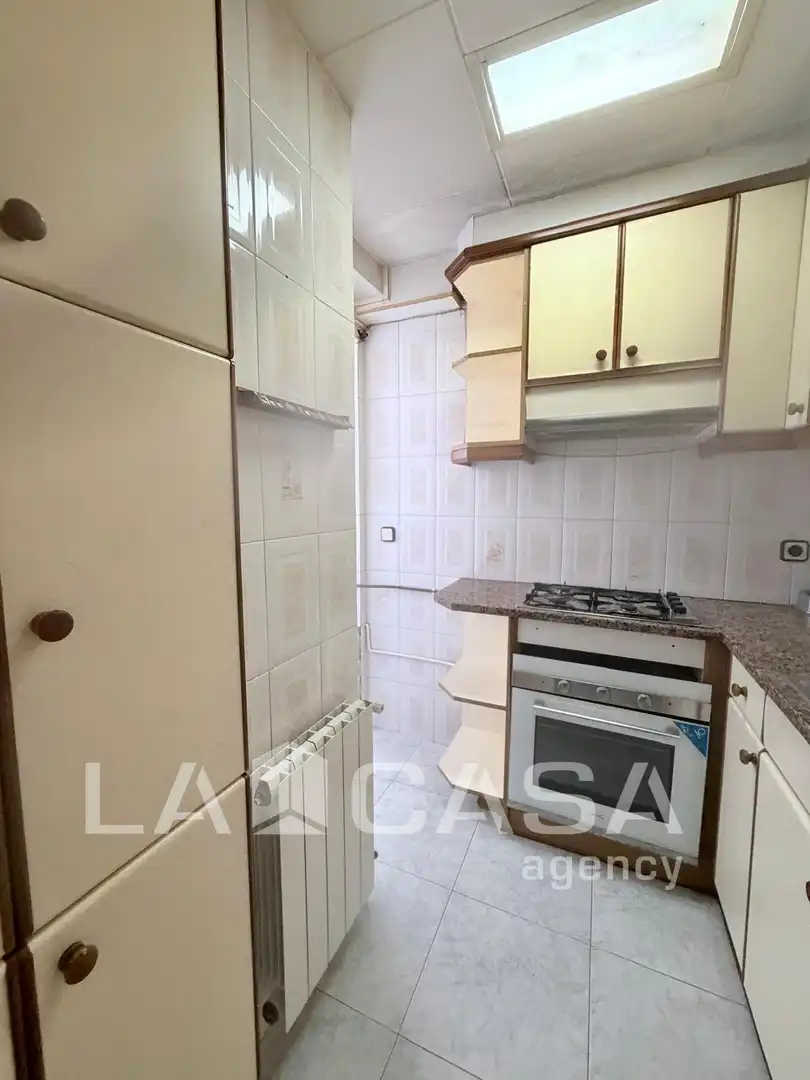 Küche von Wohnung zum Verkauf in Barcelona mit Heizung und Balkon