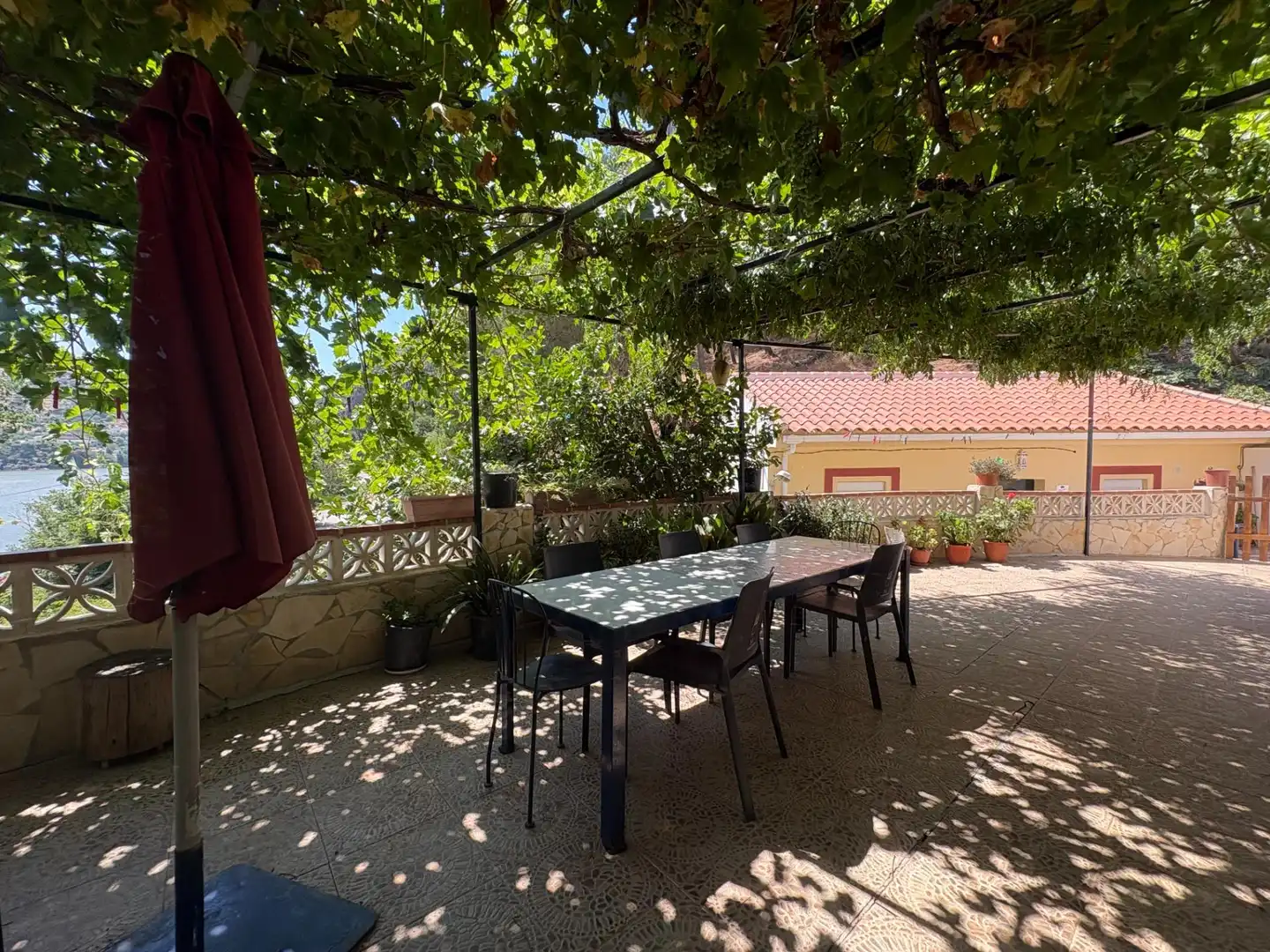 Terrassa de Casa adosada en venda en Ardales amb Jardí privat, Terrassa i Moblat