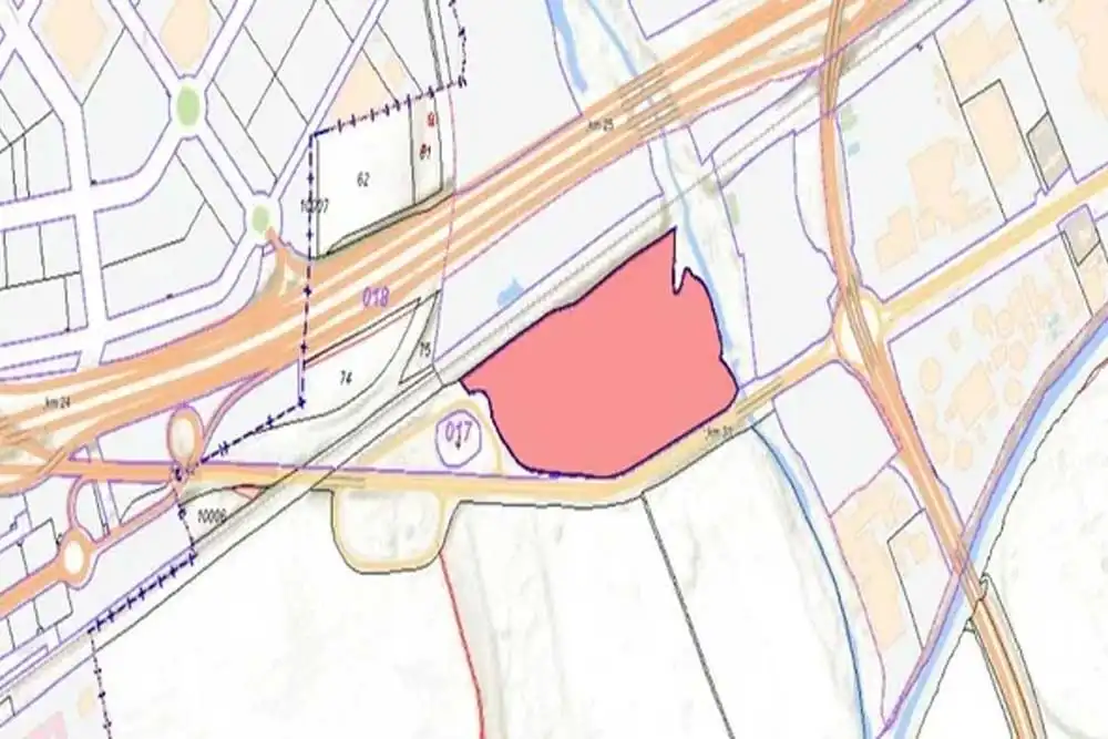 Land for sale in Reyes Católicos