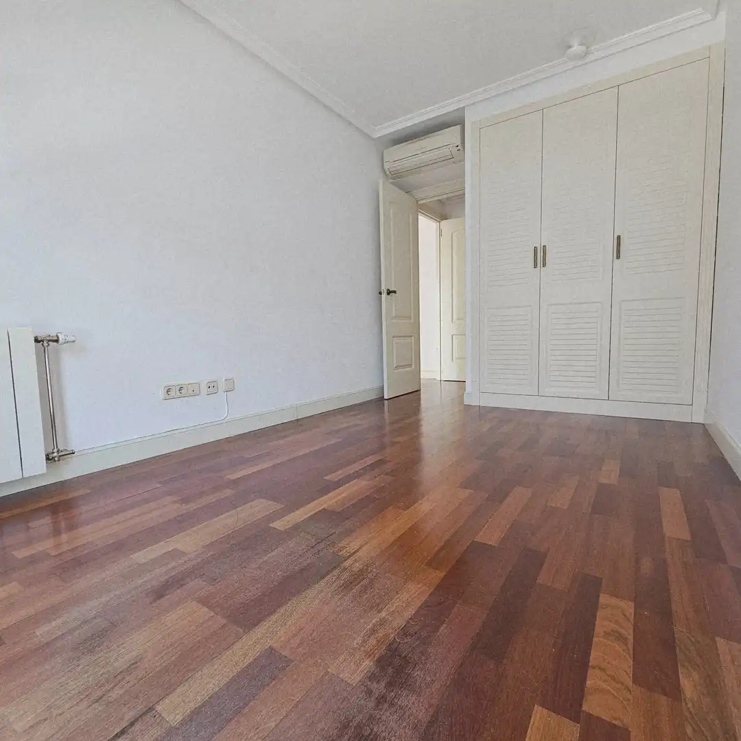 Bedroom of Flat for rent in Madrid  with Air Conditioner, Heating and Terrace