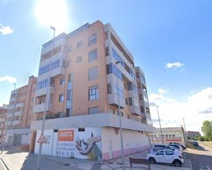 Vista exterior de Apartament de lloguer en León Capital  amb Calefacció, Terrassa i Traster