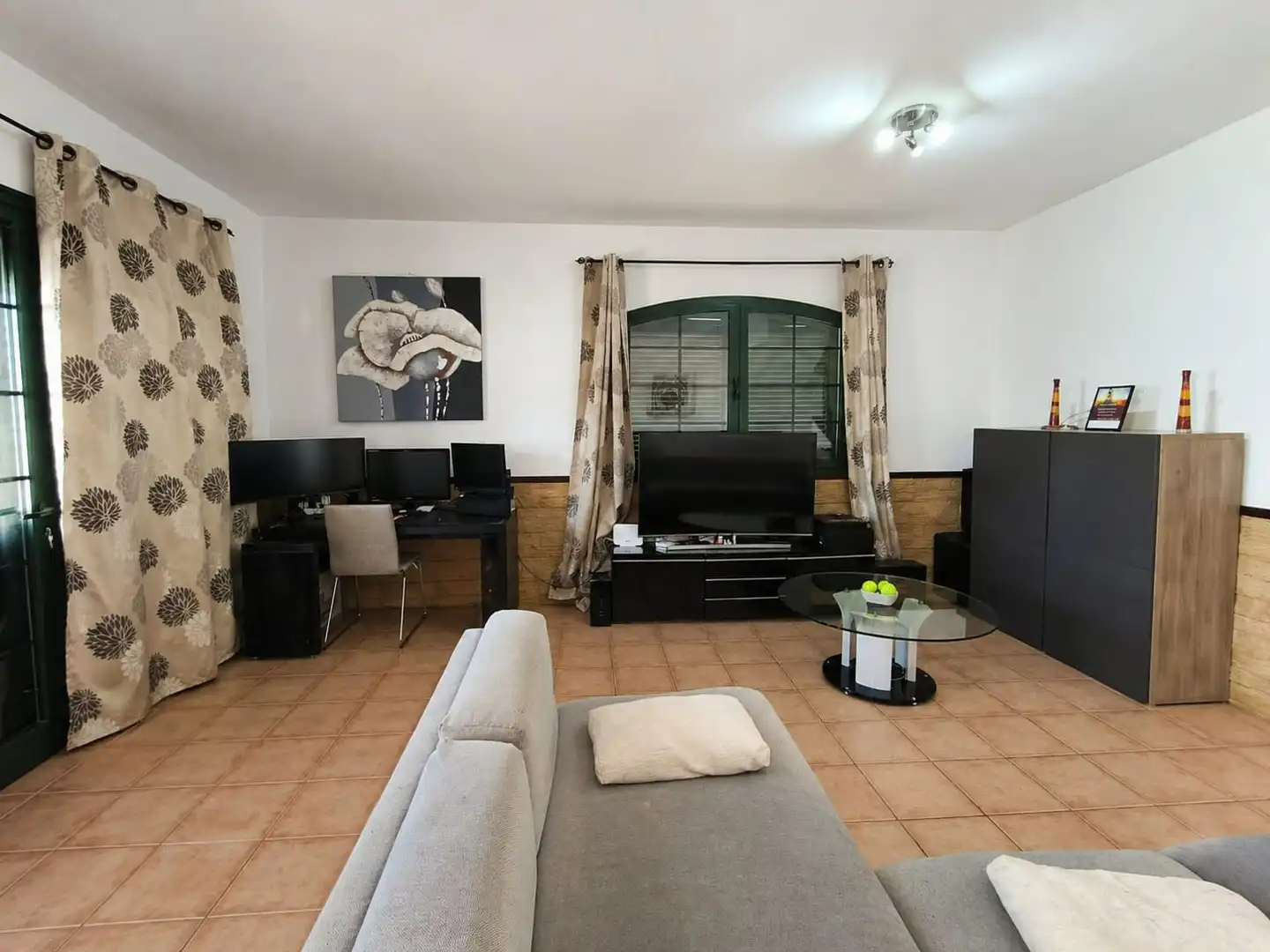 Sala d'estar de Casa o xalet en venda en Agaete amb Jardí privat, Terrassa i Moblat