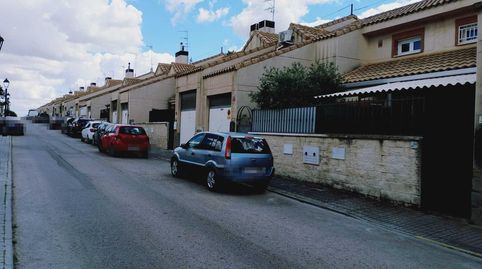Foto 2 de Casa adosada en venta en Calle Oceano Pacifico, Las Lomas, Seseña