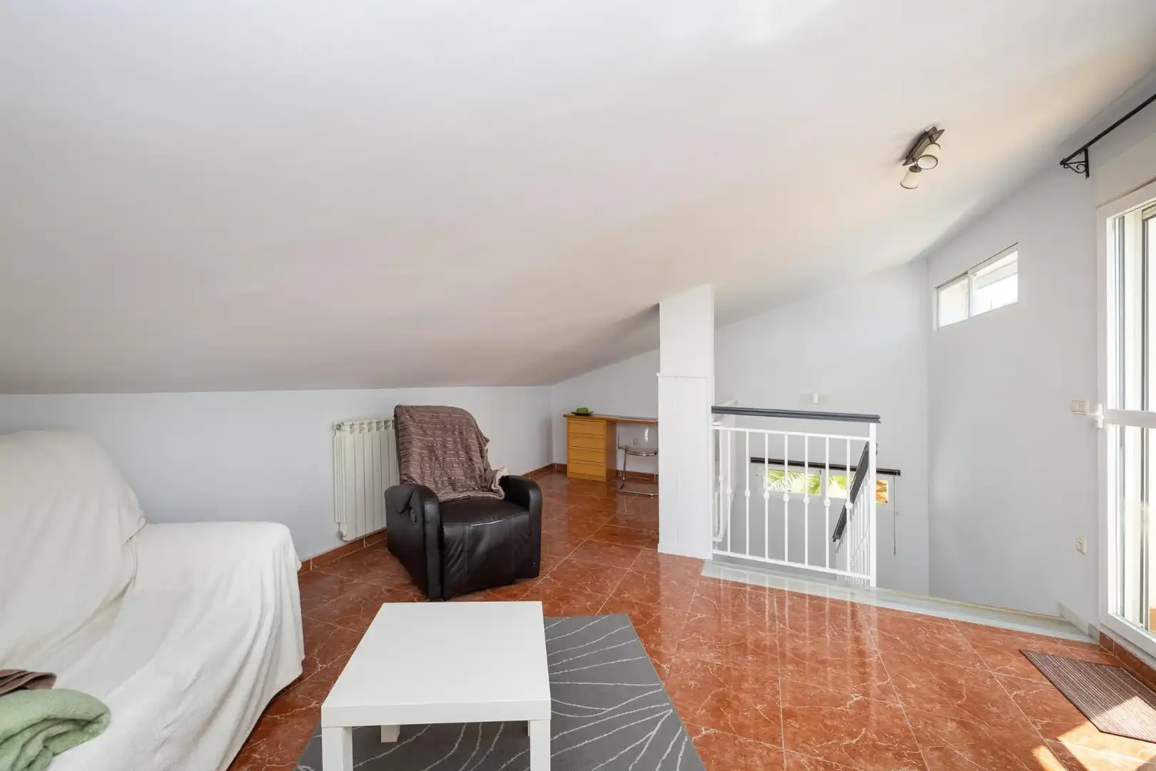 Casa aparellada amb terrassa en venda a Cenes de la Vega, imagen 39