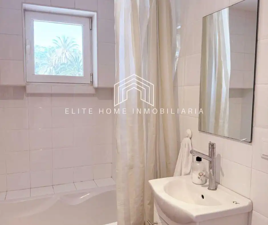 Vista exterior de Apartament en venda en Benicasim / Benicàssim amb Jardí privat, Terrassa i Moblat