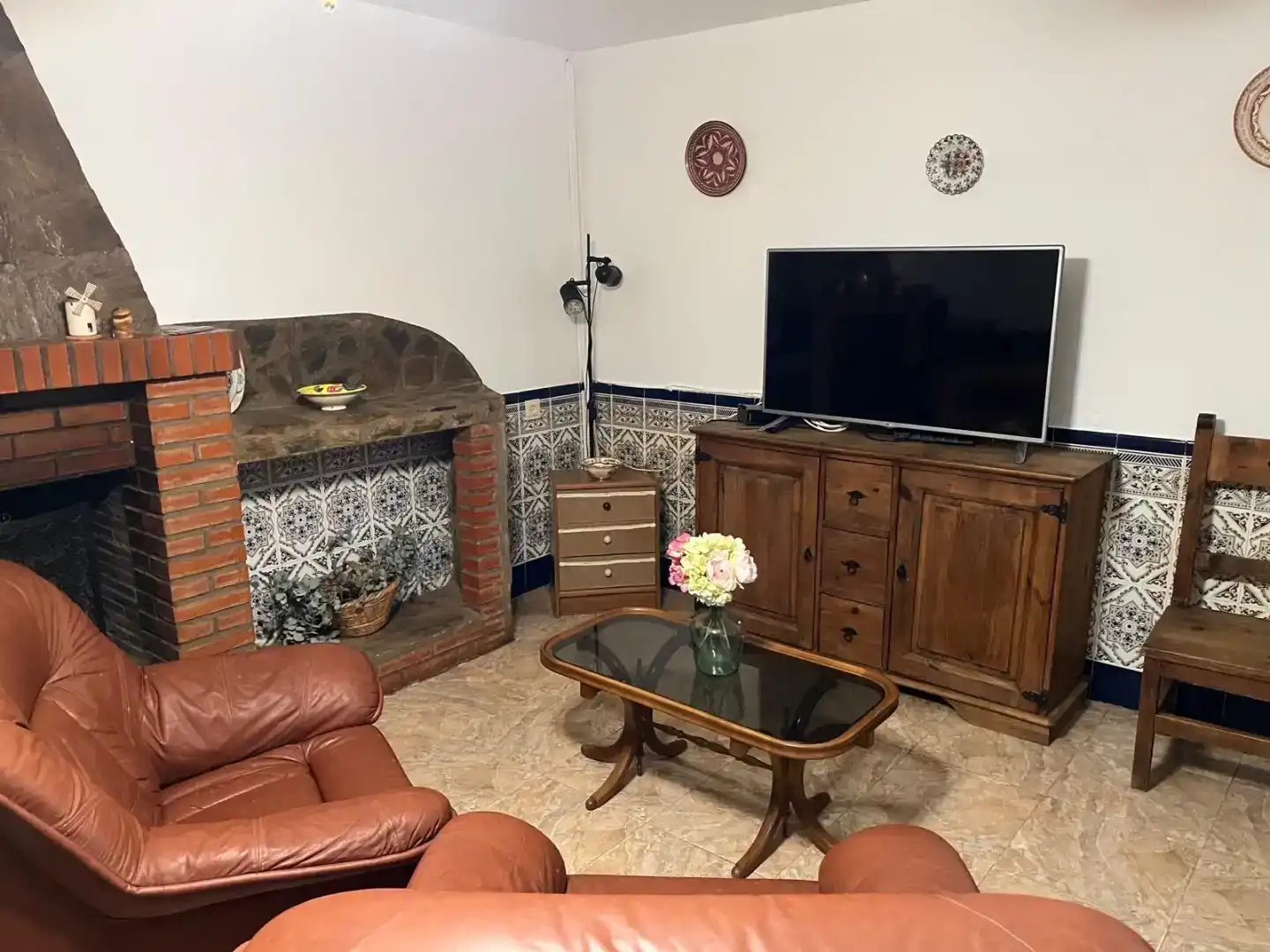 Sala d'estar de Pis de lloguer en Molvízar amb Jardí privat, Traster i Piscina