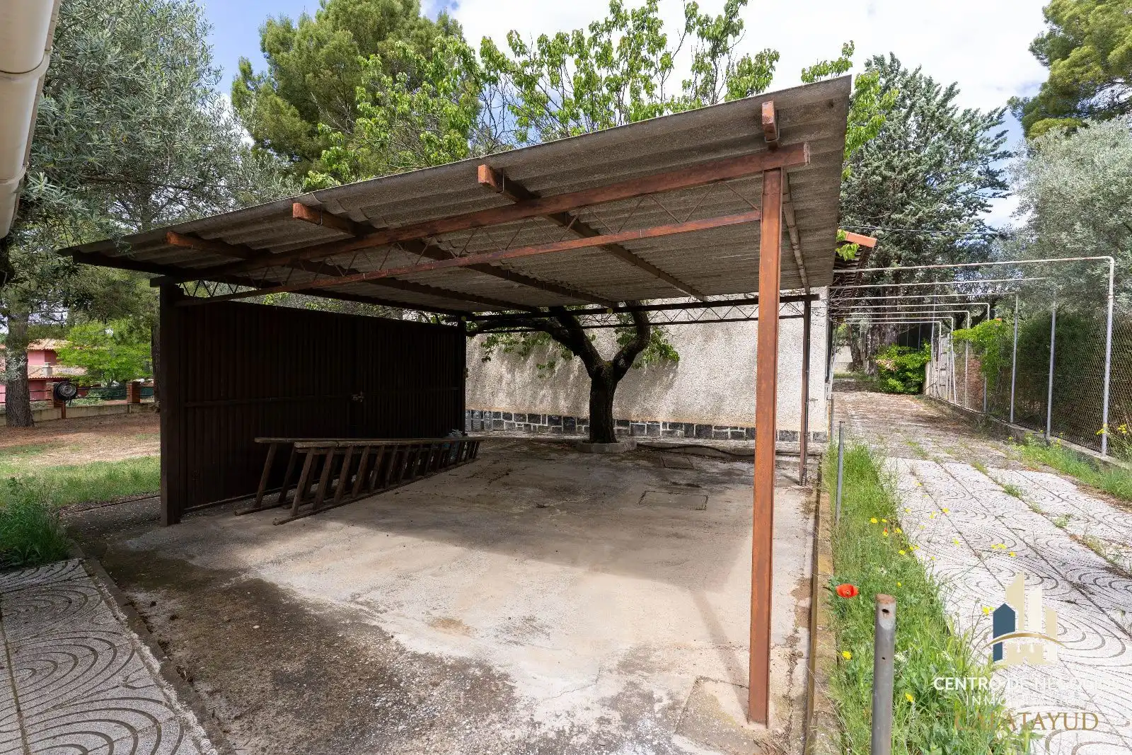 Aparcament de Casa o xalet en venda en Calatayud amb Calefacció i Piscina