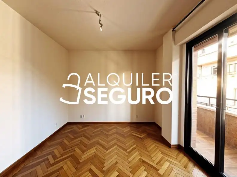 Sala d'estar de Pis de lloguer en Las Rozas de Madrid amb Calefacció i Terrassa