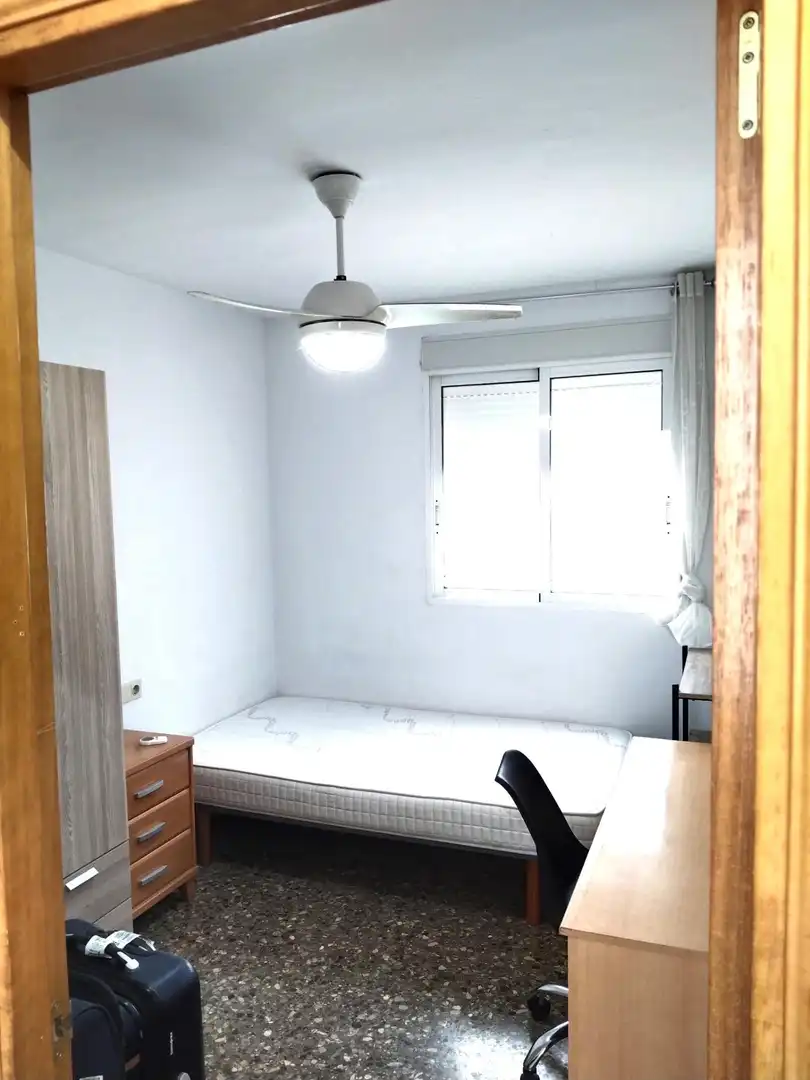 Schlafzimmer von Wohnung zur Miete in Alfara del Patriarca