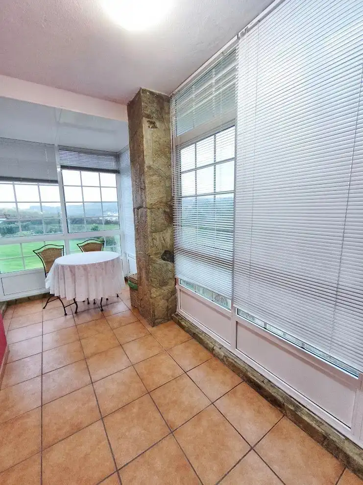 Vista exterior de Casa o xalet de lloguer en A Coruña Capital  amb Calefacció, Jardí privat i Terrassa