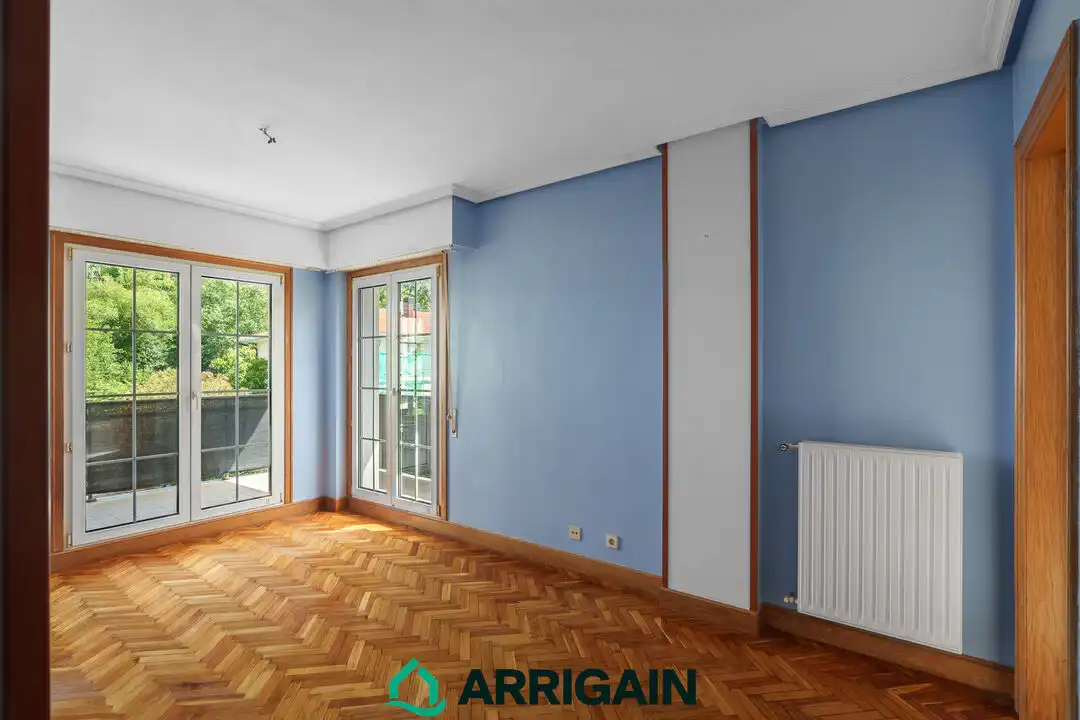 Habitación de Piso en venta en Donostia - San Sebastián  con Calefacción, Terraza y Trastero