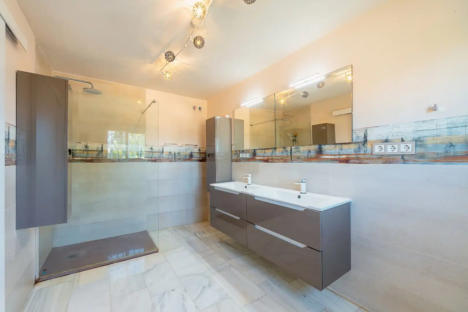 Badezimmer von Haus oder Chalet zum Verkauf in Alicante / Alacant mit Schwimmbad