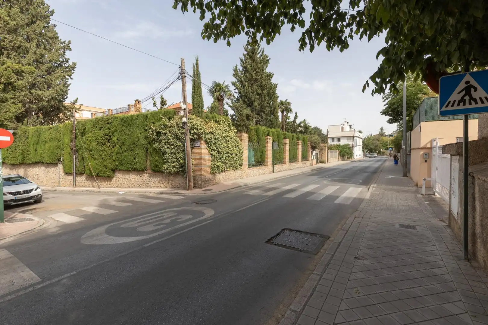 Vista exterior de Pis en venda en Granada amb Balcó