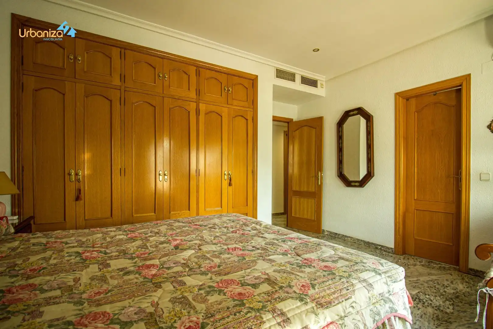 Dormitori de Casa o xalet en venda en Badajoz amb Aire condicionat, Jardí privat i Terrassa